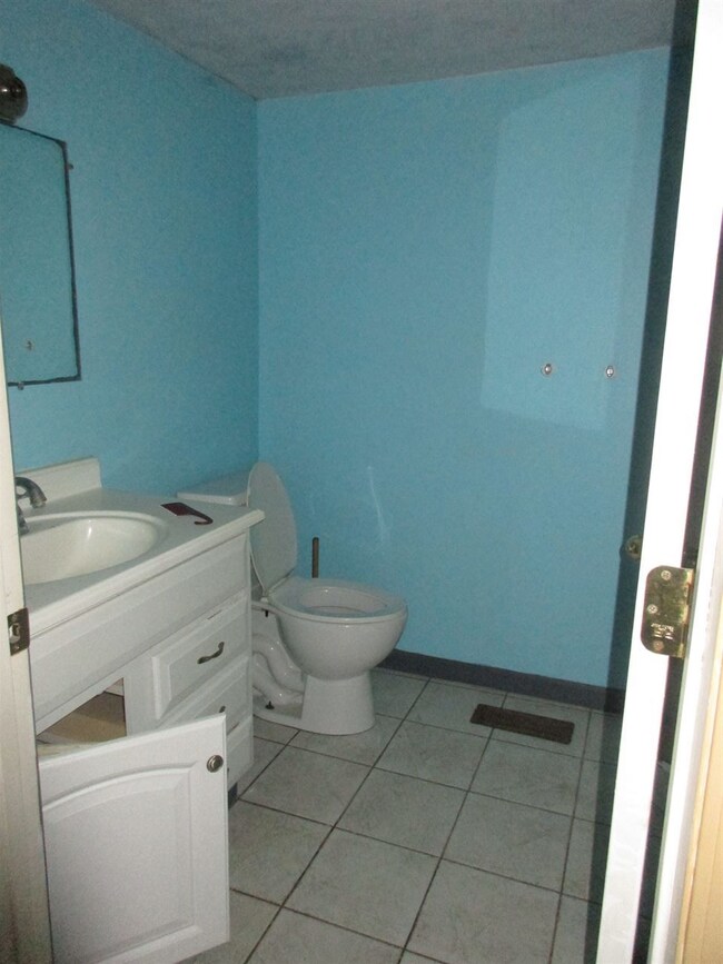 304 W Jefferson St, Edwardsport, IN 47528 - photo 4