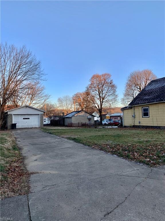 338 N 9th St, Coshocton, OH 43812 - photo 2