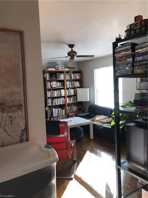 view of livingroom