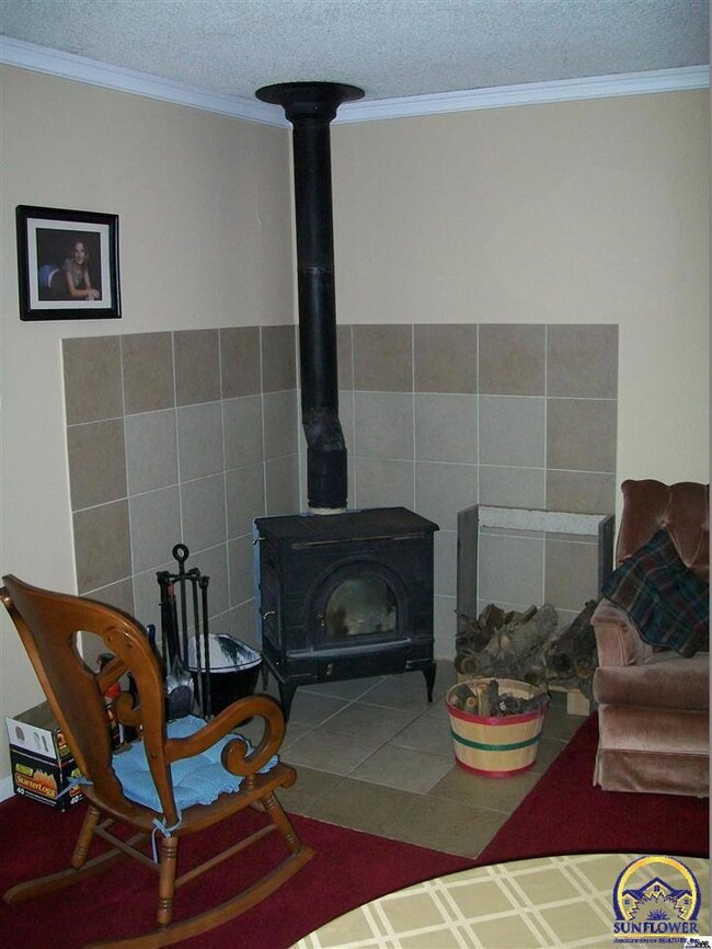 1420 NW Silverstone Ln, Topeka, KS 66618 - photo 6