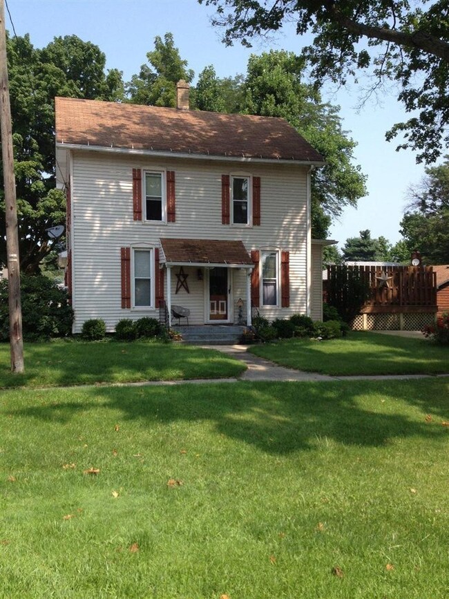 107 E Michigan St, Rolling Prairie, IN 46371 - photo 6