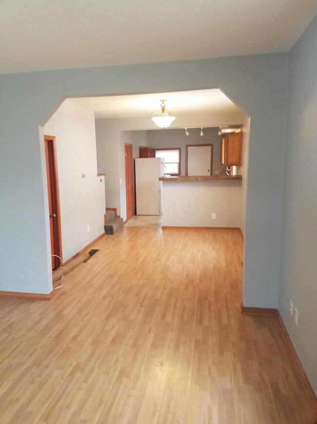 506 Elsmere St unit 504, Columbus, OH 43206 - photo 2