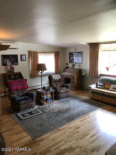 Living room 2