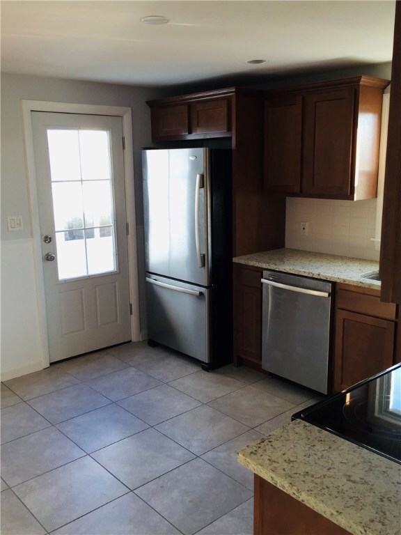 64 Lakeside Ave, Cranston, RI 02910 - photo 4