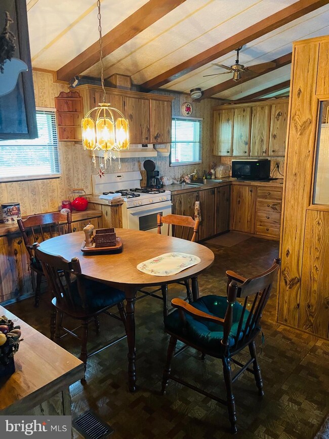 2 Birch Dr, Spring City, PA 19475 - photo 5