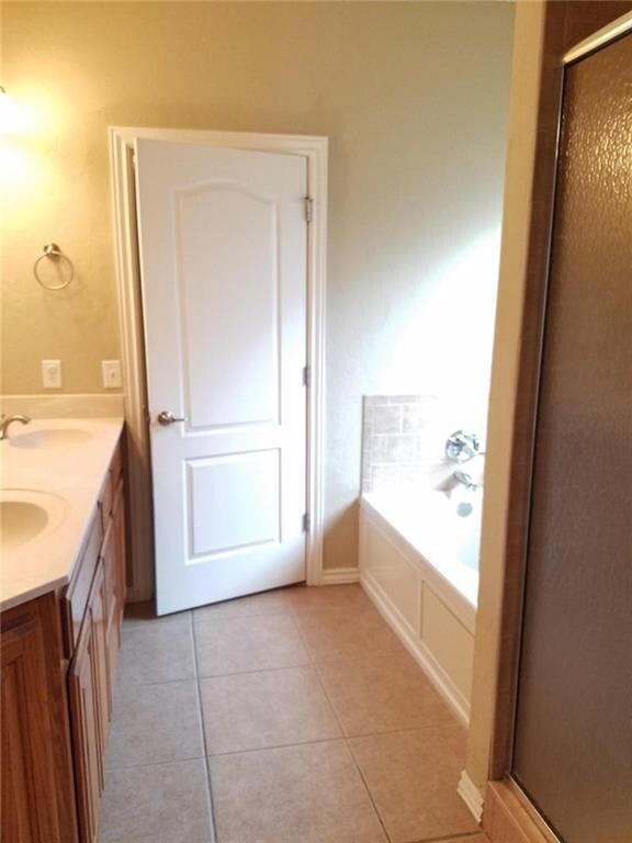 609 Kelsi Dr, Moore, OK 73160 - photo 7