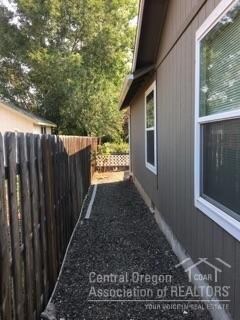 1056 SW 32nd Ct, Redmond, OR 97756 - photo 3