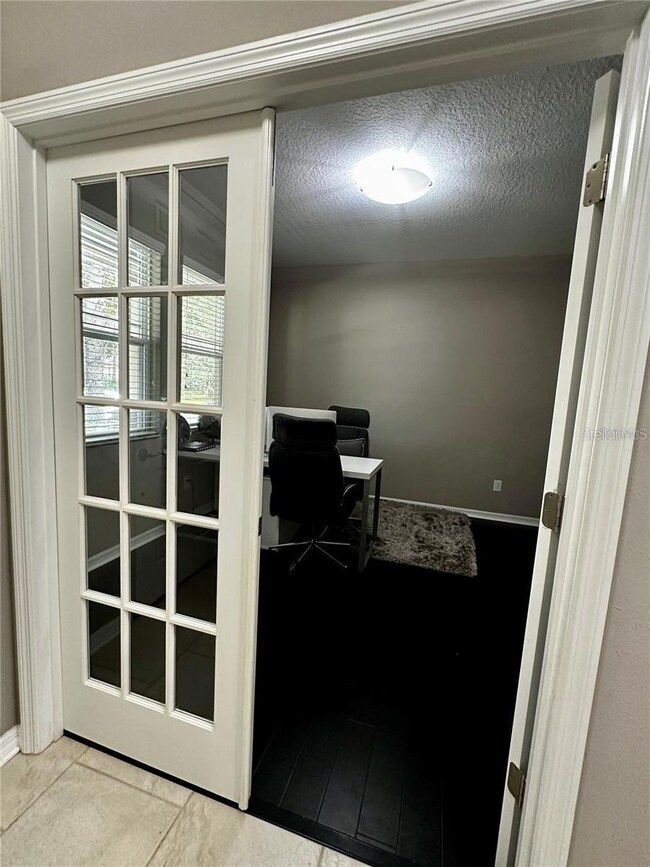 15807 Oakleaf Run Dr, Lithia, FL 33547 - photo 6