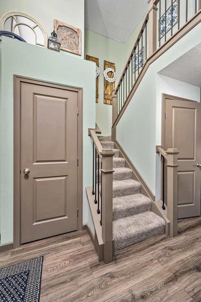 175 Locust Curve Dr-116