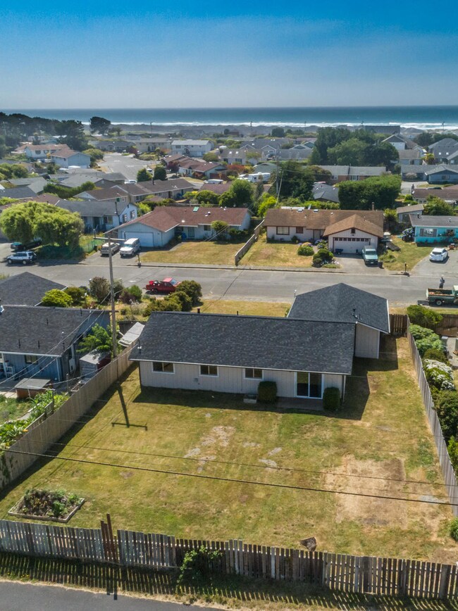 1891 Wavecrest Ave, McKinleyville, CA 95519 - photo 2