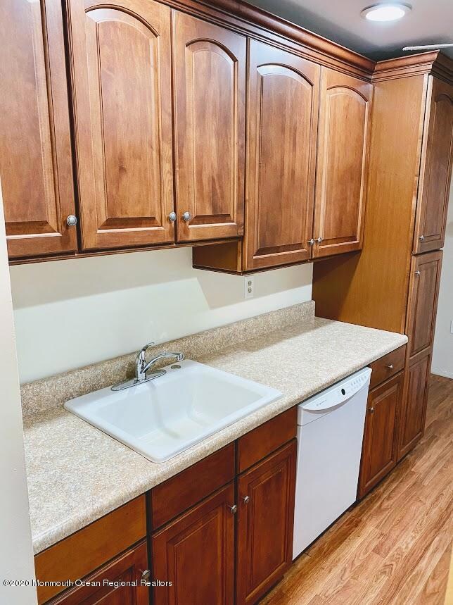 4 Pine Cluster Cir, Manalapan, NJ 07726 - photo 3