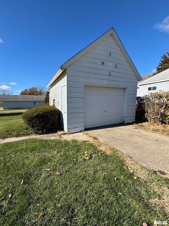 1202 W Prospect St, Kewanee, IL 61443 - photo 3