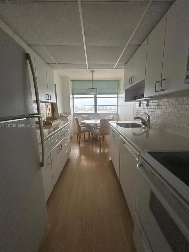 Winston Towers 200 unit 1820, Sunny Isles Beach, FL 33160 - photo 3