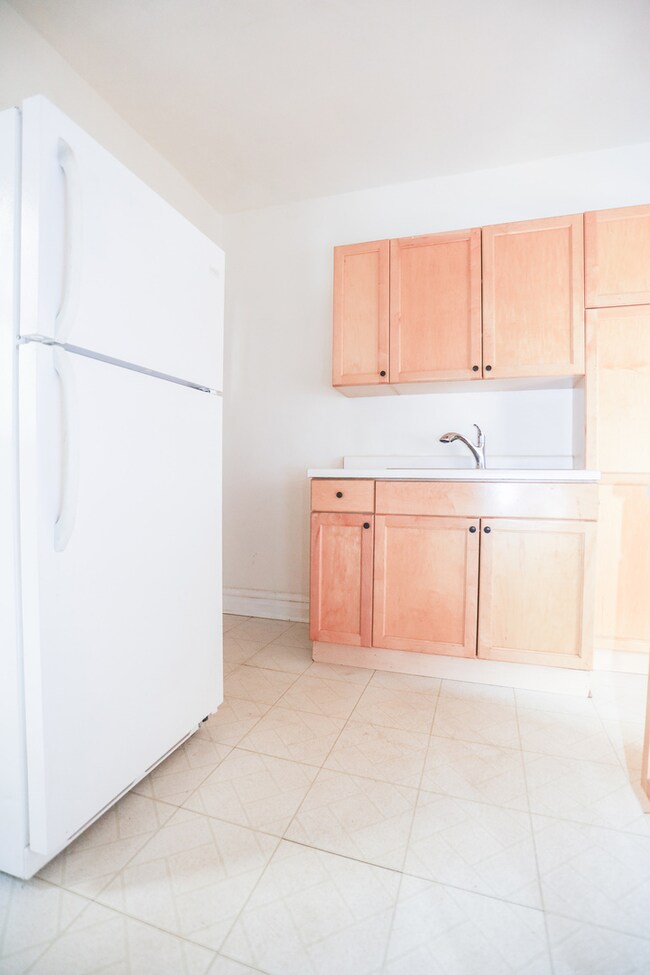 2948 N Seeley Ave unit 2, Chicago, IL 60618 - photo 3