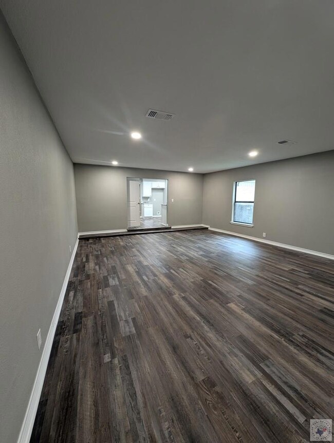 2010 E 47th St, Texarkana, AR 71854 - photo 6