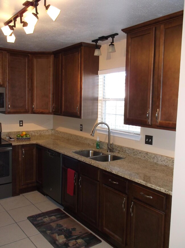 1649 Bennetts End 023
