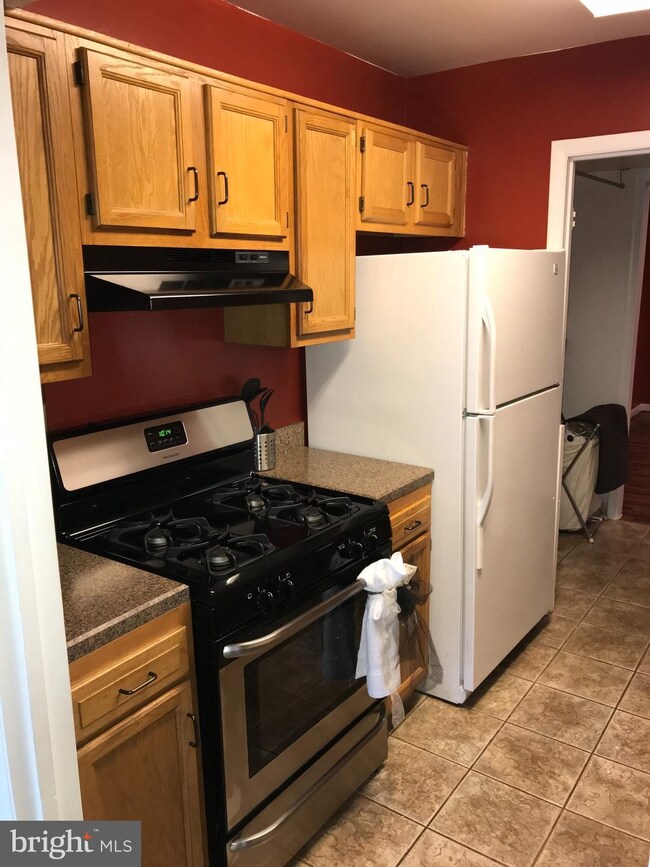 8651 Seasons Way unit 88B, Lanham, MD 20706 - photo 6