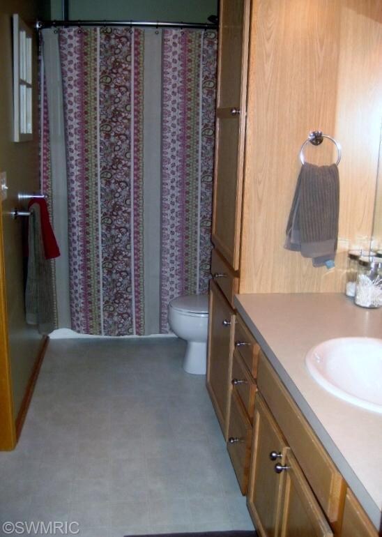 427 Peach Ct, Wayland, MI 49348 - photo 4