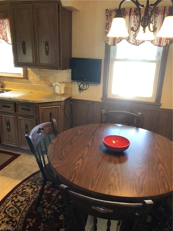 138 Iroquois St, Struthers, OH 44471 - photo 7