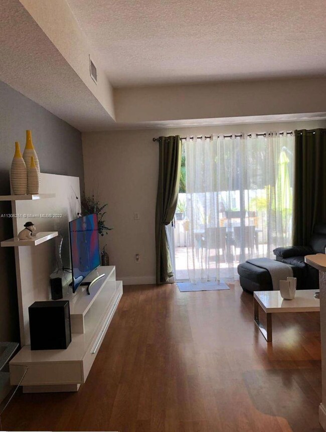 11125 NW 43rd Ln, Doral, FL 33178 - photo 5