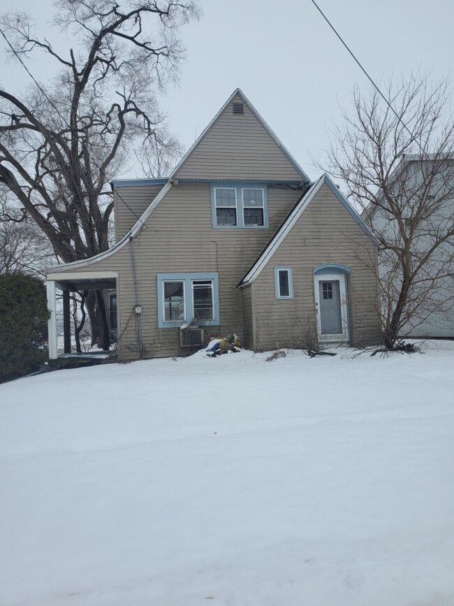 114 N Cheers St, Mc Connell, IL 61050 - photo 2