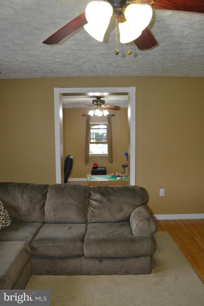 1211 Meadow View Rd, Pasadena, MD 21122 - photo 6