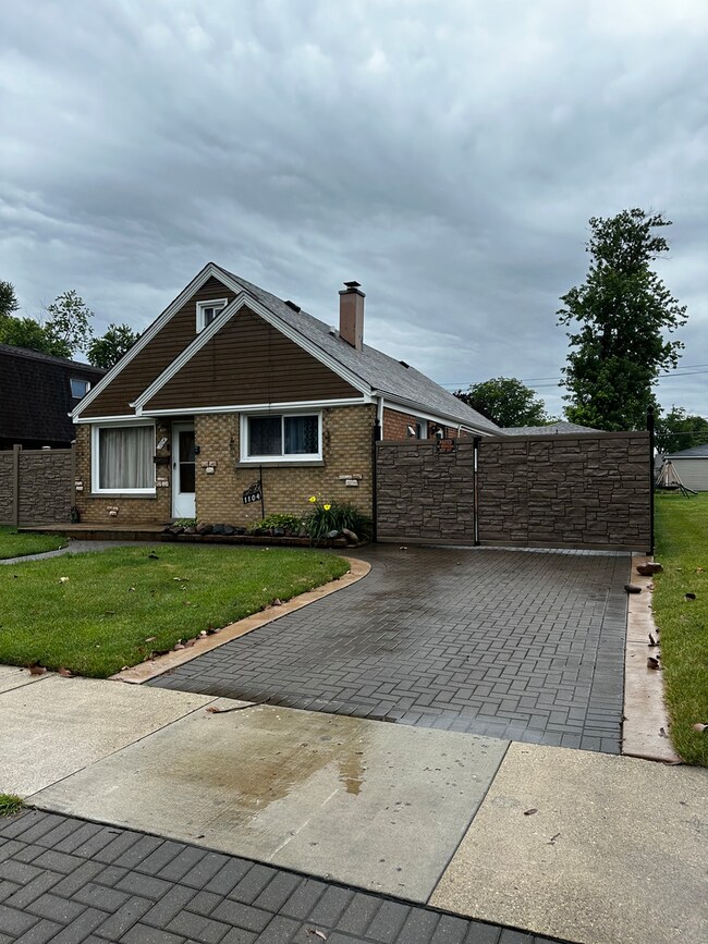 1104 N Taft Ave, Berkeley, IL 60163 - photo 2