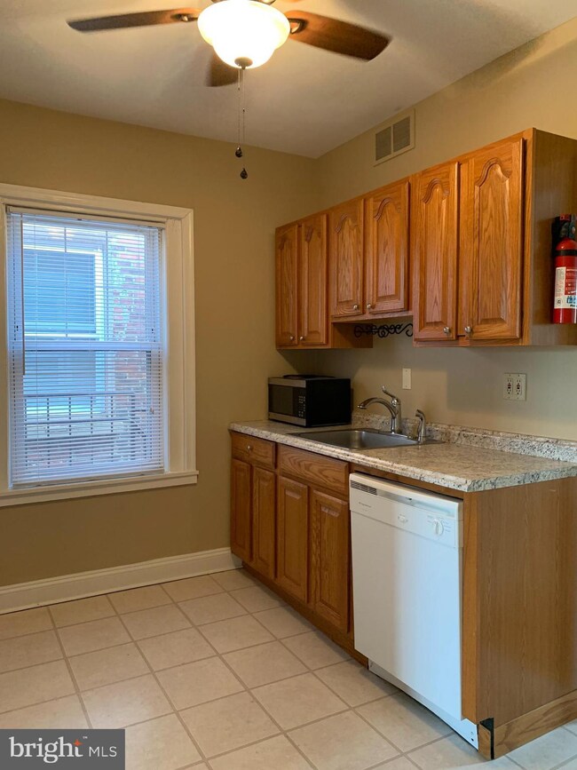 216 W 14th St, Wilmington, DE 19801 - photo 4