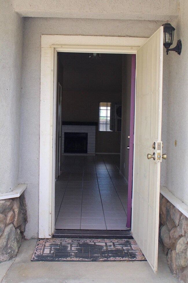 4370 Sonora Ct, Rosamond, CA 93560 - photo 7