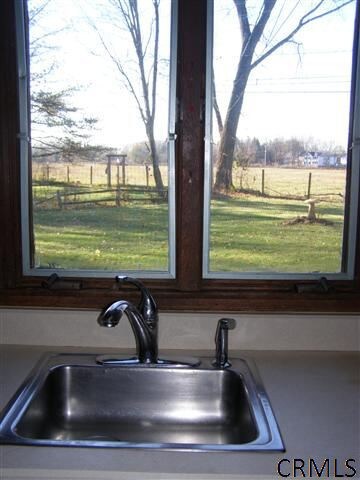 39 W Bayberry Rd, Glenmont, NY 12077 - photo 7