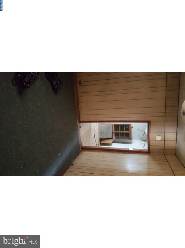 907 Douglass St, Camden, NJ 08103 - photo 4