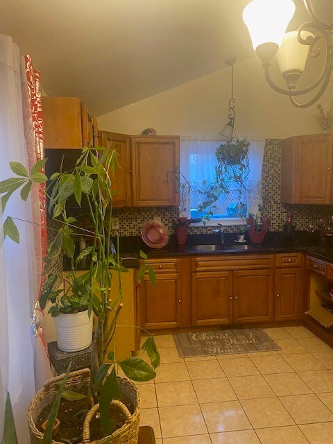 299 Sayles Ave, Pawtucket, RI 02860 - photo 4