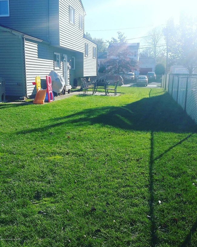 25 Etheridge Dr, Carteret, NJ 07008 - photo 7