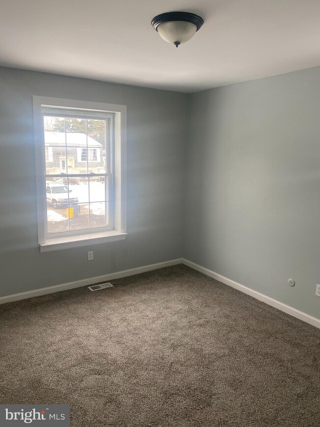 9 Sandal Ln, Willingboro, NJ 08046 - photo 6