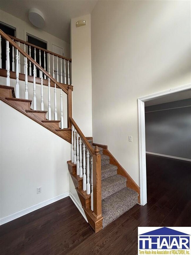 469 S Dobbs Dell St, Terre Haute, IN 47803 - photo 4