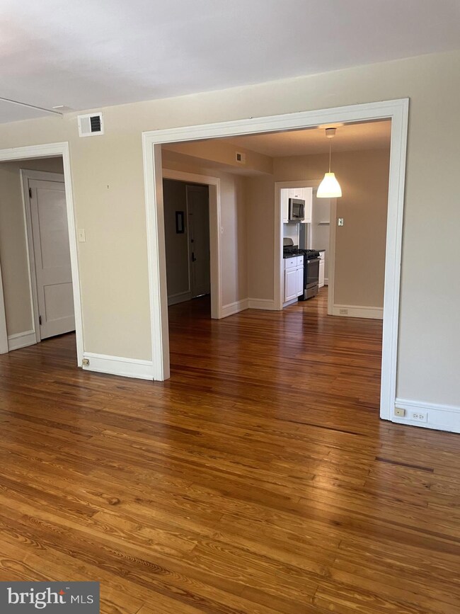 127 E State St, Kennett Square, PA 19348 - photo 4