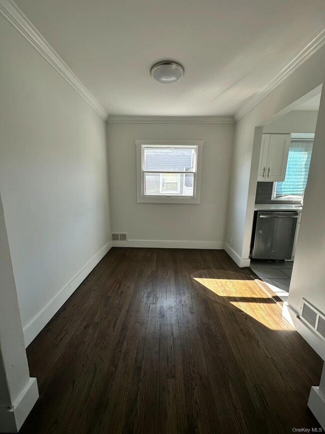 1618 Paula Ct, North Bellmore, NY 11710 - photo 6