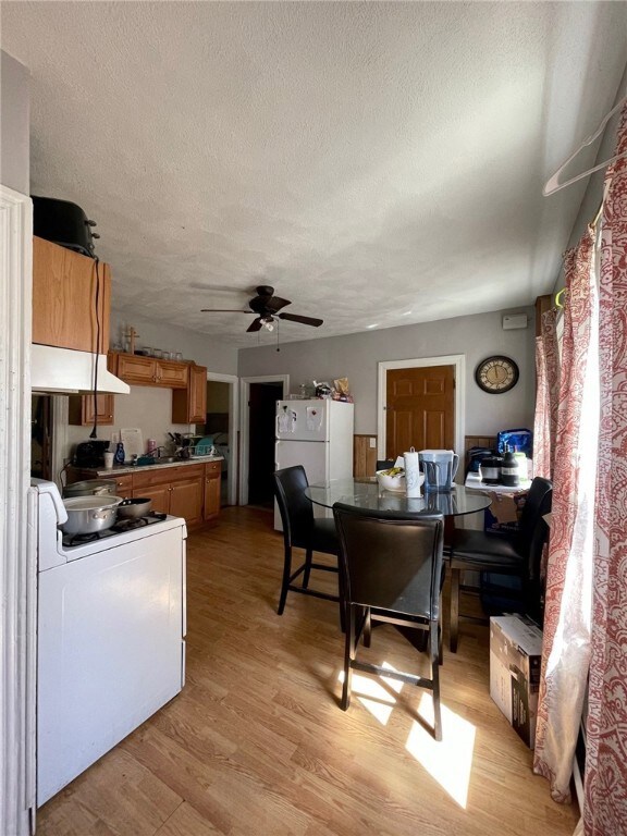 201 Dunnell Ave, Pawtucket, RI 02860 - photo 5