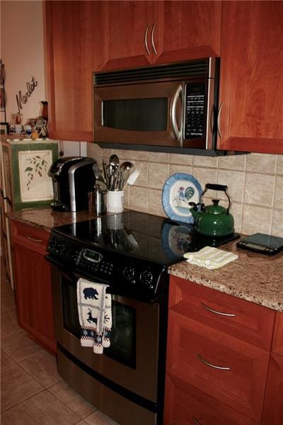 Kitchen - Stove/Microwave
