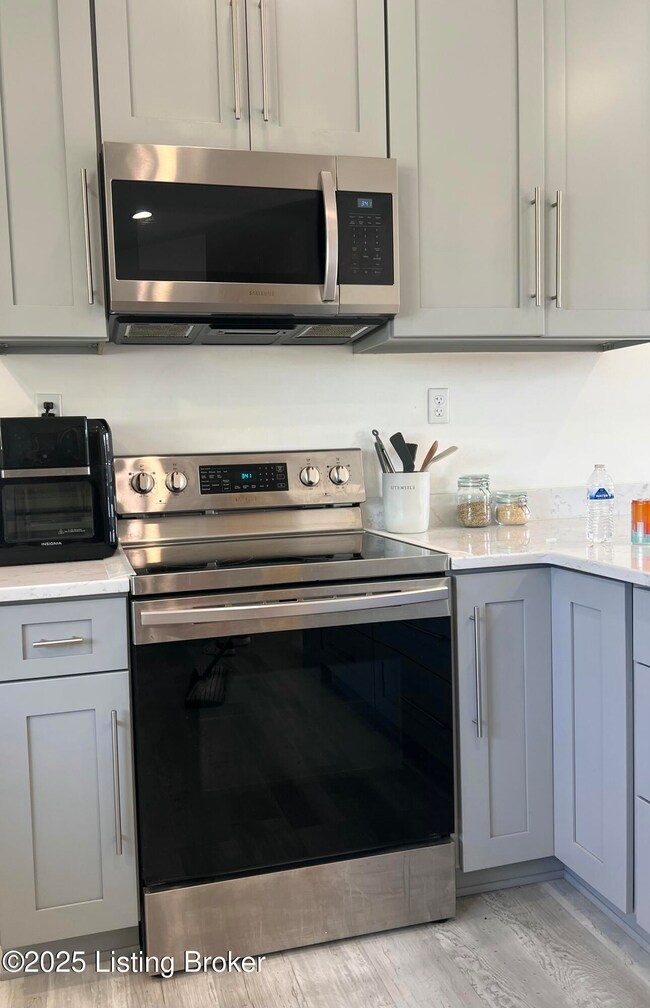 easy access stove/microwave