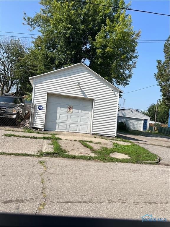 1539 Mott Ave, Toledo, OH 43605 - photo 2