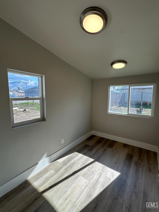 249 Monroe St, Arvin, CA 93203 - photo 5