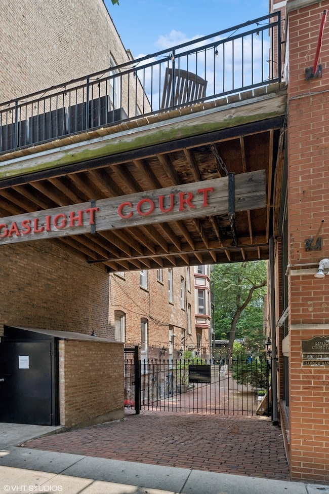 1411 N Wells St unit 3W, Chicago, IL 60610 - photo 4