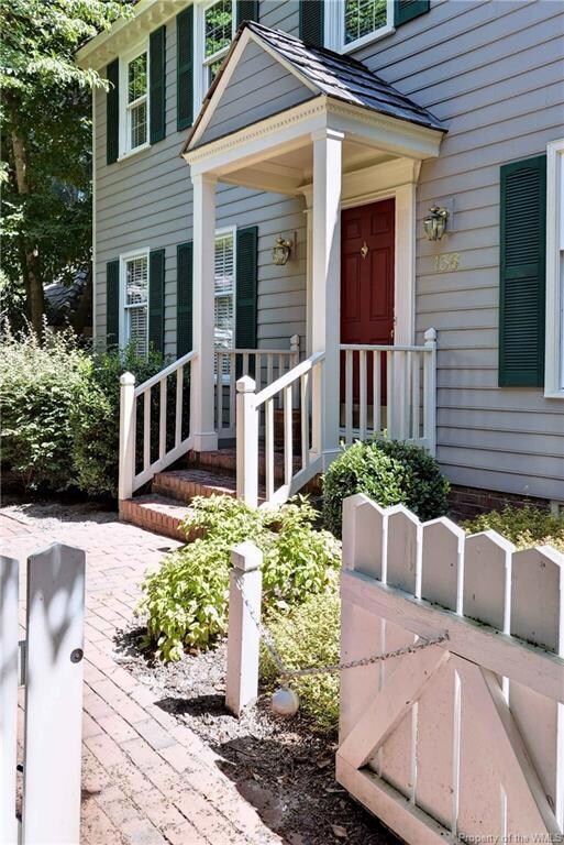 Picket fence entry