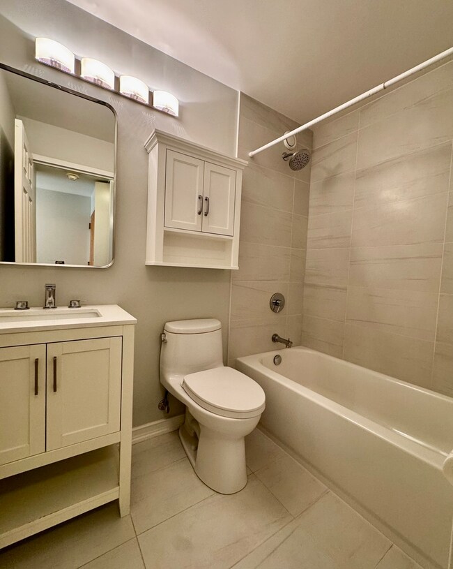 Grand Ohio Condominiums unit 1215, Chicago, IL 60611 - photo 7
