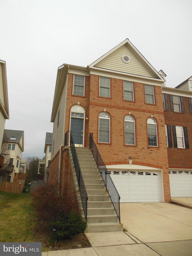 25838 Norrington Square, Chantilly, VA 20152 - photo 2