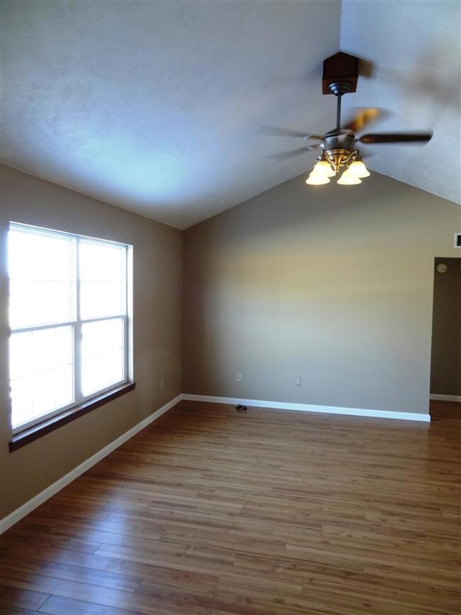 1002 N 41st St, Nixa, MO 65714 - photo 2