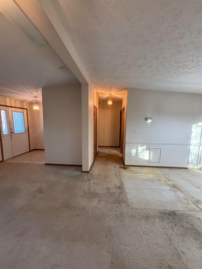 5647 Buttercup Ln, Machesney Park, IL 61115 - photo 6