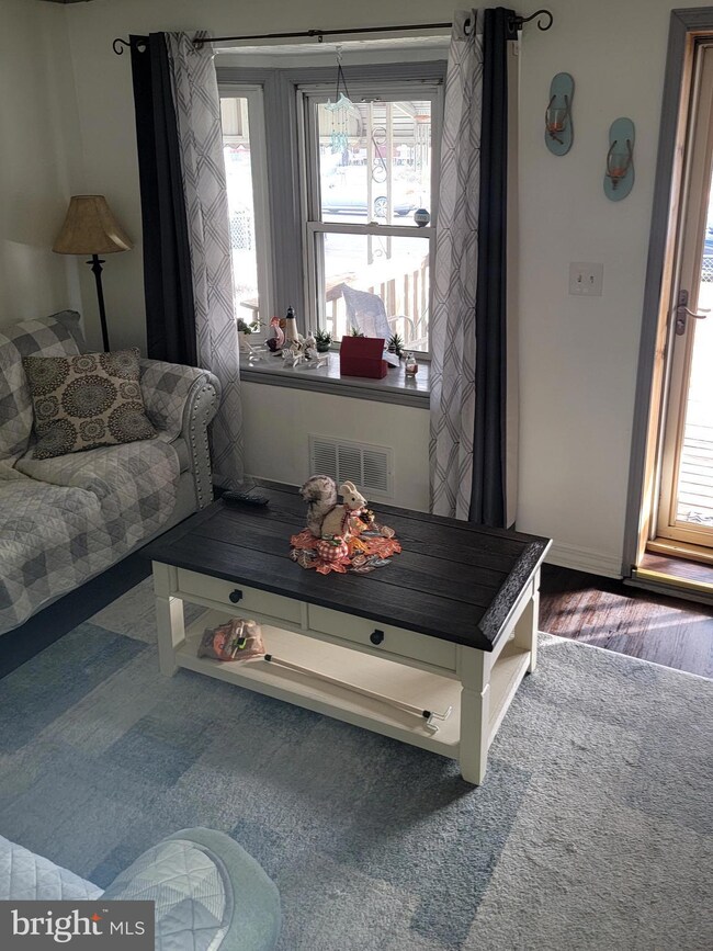 924 Middlesex Rd, Essex, MD 21221 - photo 7