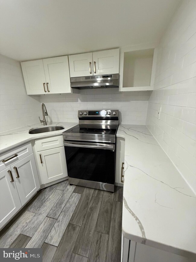 1224 Carlton St, Philadelphia, PA 19107 - photo 2